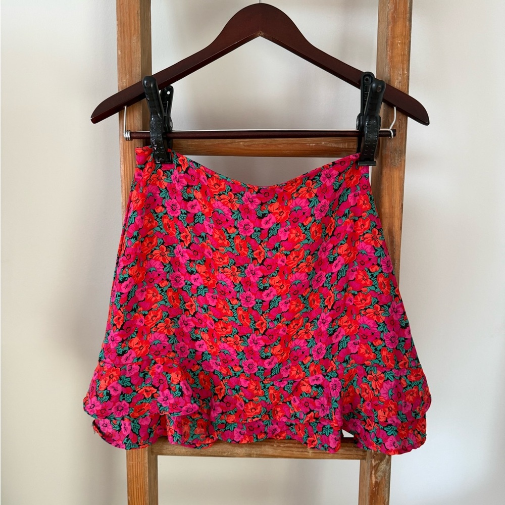 Mi Ami Vibrant Floral Mini Skirt – Size Small